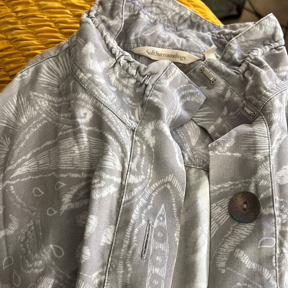 3/4 sleeve
High low tunic